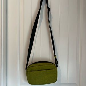 Baggu camera bag green